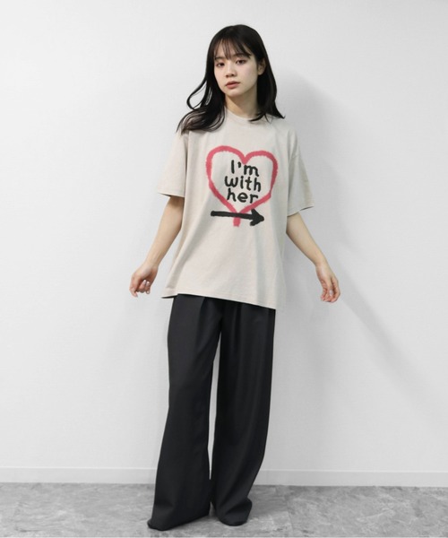 GARAGE MADE（ガレージメイド）の「レディースM～Lサイズ　ユニセックス　ピグメントプリント　BIG　Tシャツ　I’M WHITH HER（Tシャツ/カットソー・レディース・ブルー/ブラック/ピンク/グリーン/アイボリー/グレー・S）」の19枚目の写真