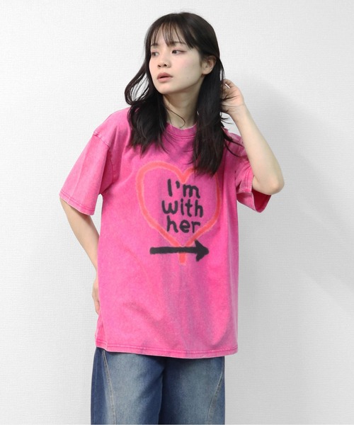 GARAGE MADE（ガレージメイド）の「レディースM～Lサイズ　ユニセックス　ピグメントプリント　BIG　Tシャツ　I’M WHITH HER（Tシャツ/カットソー・レディース・ブルー/ブラック/ピンク/グリーン/アイボリー/グレー・S）」の16枚目の写真
