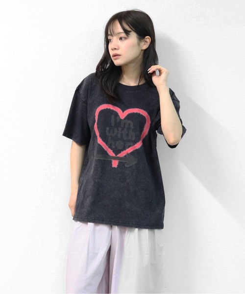 GARAGE MADE（ガレージメイド）の「レディースM～Lサイズ　ユニセックス　ピグメントプリント　BIG　Tシャツ　I’M WHITH HER（Tシャツ/カットソー・レディース・ブルー/ブラック/ピンク/グリーン/アイボリー/グレー・S）」の21枚目の写真