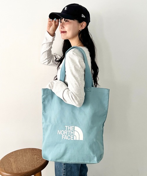 THE NORTH FACE(ザノースフェイス)の「THE NORTH FACE(ザ・ノースフェイス)/A4対応 大容量 ロゴプリント コットン キャンバストートバッグ/TNF LOGO COTTON BAG M(トートバッグ・レディース・クリーム/ブラック・FREE)」の15枚目の写真