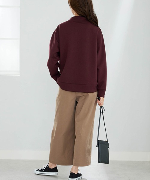 BELLUNA PLUS(ベルーナ)の「もっちりん裾ジッププルオーバー(Tシャツ/カットソー・レディース・グレイッシュベージュ/ブルー/ブラウン/ワイン・MEDIUM/LARGE/X-LARGE)」の18枚目の写真
