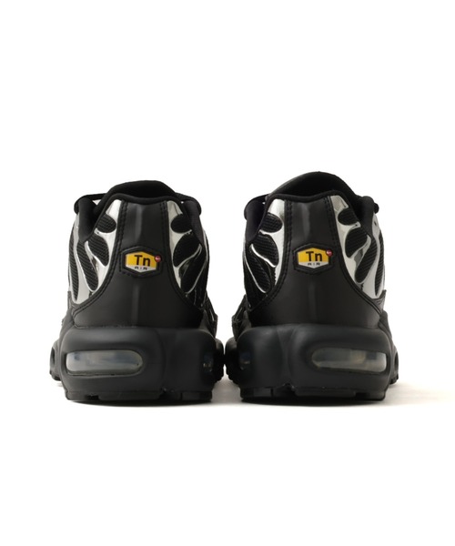 NIKE（ナイキ）の「NIKE WMNS AIR MAX PLUS SE / ナイキ ウィメンズ エアマックス プラス SE【SP】（スニーカー・レディース・ブラック・24.5cm/25.0cm/25.5cm/26.0cm/26.5cm/27.0cm/27.5cm/28.0cm/28.5cm/29.0cm/24.0cm）」の4枚目の写真