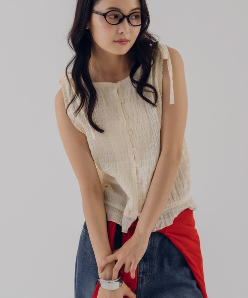 MUHET（ミュエータ）の「shirring sleeveless ribbon blouse / ノースリーブシャーリングリボンブラウス（シャツ/ブラウス・レディース・ライトグリーン/アイボリー/ブラック・FREE）」の8枚目の写真