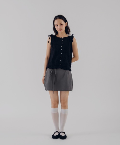 MUHET（ミュエータ）の「shirring sleeveless ribbon blouse / ノースリーブシャーリングリボンブラウス（シャツ/ブラウス・レディース・ライトグリーン/アイボリー/ブラック・FREE）」の21枚目の写真