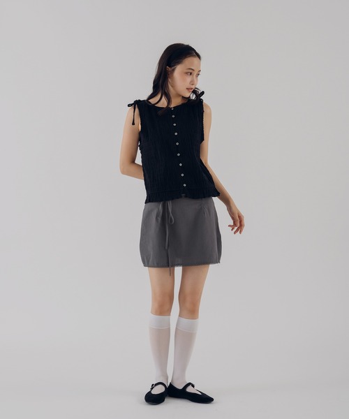 MUHET（ミュエータ）の「shirring sleeveless ribbon blouse / ノースリーブシャーリングリボンブラウス（シャツ/ブラウス・レディース・ライトグリーン/アイボリー/ブラック・FREE）」の22枚目の写真