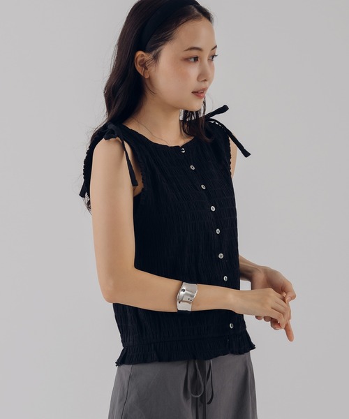 MUHET（ミュエータ）の「shirring sleeveless ribbon blouse / ノースリーブシャーリングリボンブラウス（シャツ/ブラウス・レディース・ライトグリーン/アイボリー/ブラック・FREE）」の18枚目の写真