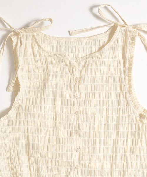 MUHET（ミュエータ）の「shirring sleeveless ribbon blouse / ノースリーブシャーリングリボンブラウス（シャツ/ブラウス・レディース・ライトグリーン/アイボリー/ブラック・FREE）」の4枚目の写真