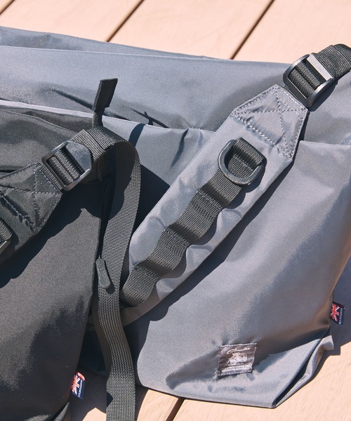 COBMASTER(コブマスター)の「【別注】 Cobmaster / コブマスター COB-CX 撥水加工 マルチポケット 配色裏地 ショルダーバッグ / A4収納可【THE CRAFT CREW PRODUCTS】(ショルダーバッグ・レディース・ブラック/チャコール・FREE)」の5枚目の写真