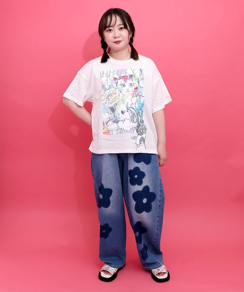 ScoLar(スカラー)の「ScoLar(スカラー) 画家スカラーちゃん ネコ柄Tシャツ(Tシャツ/カットソー・レディース・オフホワイト/ブラック・MEDIUM)」の3枚目の写真