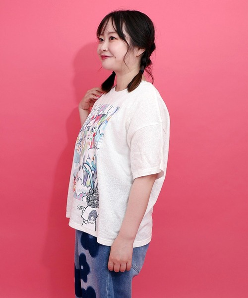 ScoLar(スカラー)の「ScoLar(スカラー) 画家スカラーちゃん ネコ柄Tシャツ(Tシャツ/カットソー・レディース・オフホワイト/ブラック・MEDIUM)」の5枚目の写真