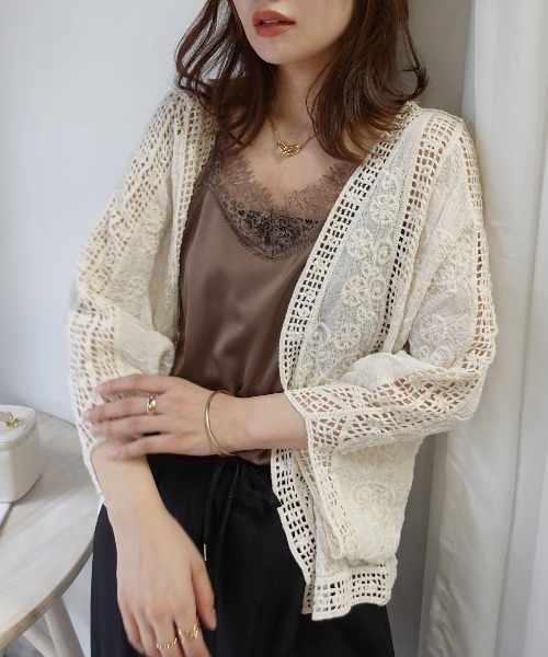 CORNERS(コーナーズ)の「刺繍レースクロシェドルマンカーディガン(カーディガン/ボレロ・レディース・アイボリー/ブラック・M)」の13枚目の写真