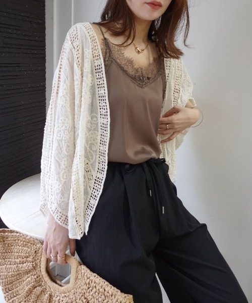 CORNERS(コーナーズ)の「刺繍レースクロシェドルマンカーディガン(カーディガン/ボレロ・レディース・アイボリー/ブラック・M)」の4枚目の写真