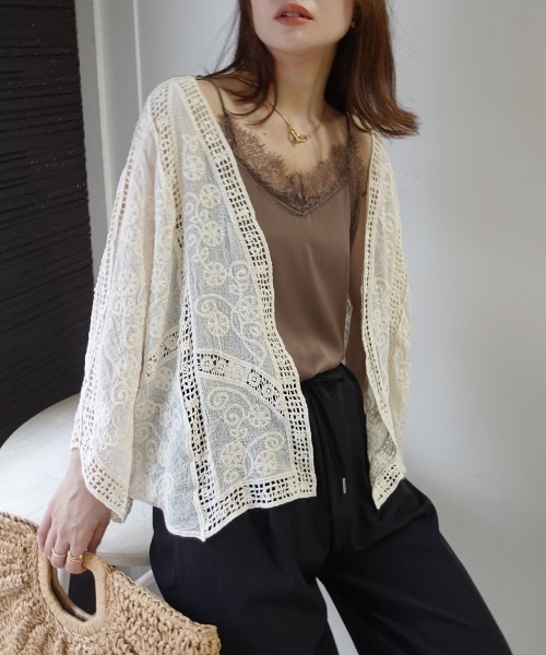 CORNERS(コーナーズ)の「刺繍レースクロシェドルマンカーディガン(カーディガン/ボレロ・レディース・アイボリー/ブラック・M)」の7枚目の写真