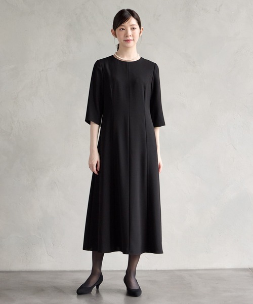 AIMER（エメ）の「【喪服・礼服】マシンウォッシャブル サテン切替ノーカラージャケット・Aラインワンピース 2点セットブラックフォーマルアンサンブル（スーツセット・レディース・ブラック・9号/11号/13号/15号）」の4枚目の写真
