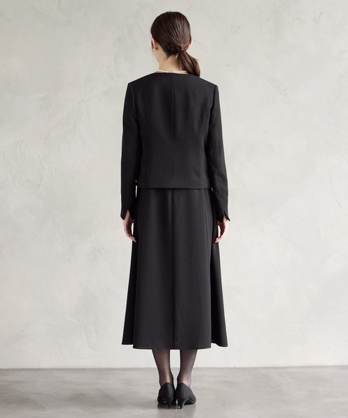 AIMER（エメ）の「【喪服・礼服】マシンウォッシャブル サテン切替ノーカラージャケット・Aラインワンピース 2点セットブラックフォーマルアンサンブル（スーツセット・レディース・ブラック・9号/11号/13号/15号）」の21枚目の写真