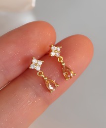 YU-KA:ミニクローバードロップピアス Mini Clover Drop Earrings