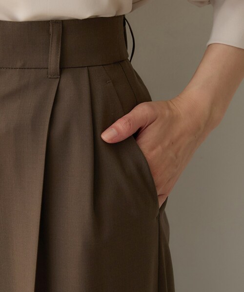 UNTITLED（アンタイトル）の「ウーステッドワイドシルエットパンツ（その他パンツ・レディース・ブラウン系/チャコールグレー/ブラック・03/44/48/46/04/02/01/00/50/42）」の21枚目の写真