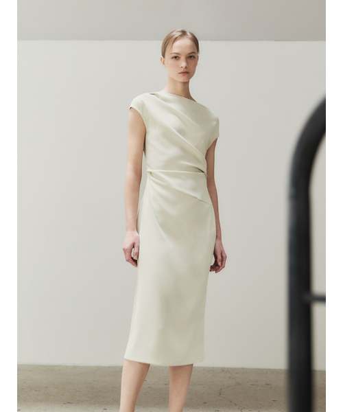 LETQSTUDIO(レチケットスタジオ)の「ドレープアシンメトリックドレス、アーモンド(ワンピース・レディース・その他・SMALL/MEDIUM)」の2枚目の写真