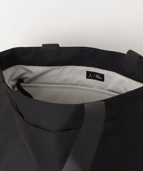 ALPAKA(アルパカ)の「ALPAKA / アルパカ Elements Tote (L) (Black Axoflux 210D) 撥水 軽量 大容量 PCトートバッグ(トートバッグ・メンズ・ブラック・FREE)」の8枚目の写真