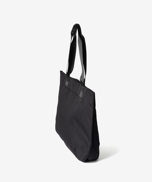 ALPAKA(アルパカ)の「ALPAKA / アルパカ Elements Tote (L) (Black Axoflux 210D) 撥水 軽量 大容量 PCトートバッグ(トートバッグ・メンズ・ブラック・FREE)」の16枚目の写真