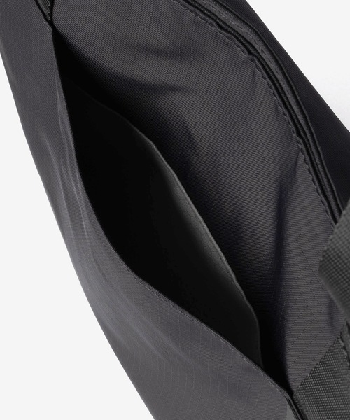 ALPAKA(アルパカ)の「ALPAKA / アルパカ Elements Tote (L) (Black Axoflux 210D) 撥水 軽量 大容量 PCトートバッグ(トートバッグ・メンズ・ブラック・FREE)」の20枚目の写真