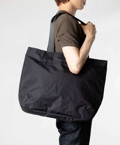 ALPAKA(アルパカ)の「ALPAKA / アルパカ Elements Tote (L) (Black Axoflux 210D) 撥水 軽量 大容量 PCトートバッグ(トートバッグ・メンズ・ブラック・FREE)」の11枚目の写真