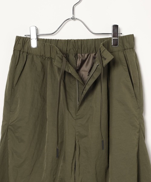 HEREIAM(ヘレイアム)の「【HEREIAM MEN】カーブフォルムパンツ(その他パンツ・メンズ・カーキ/ブラック・MEDIUM/LARGE)」の7枚目の写真