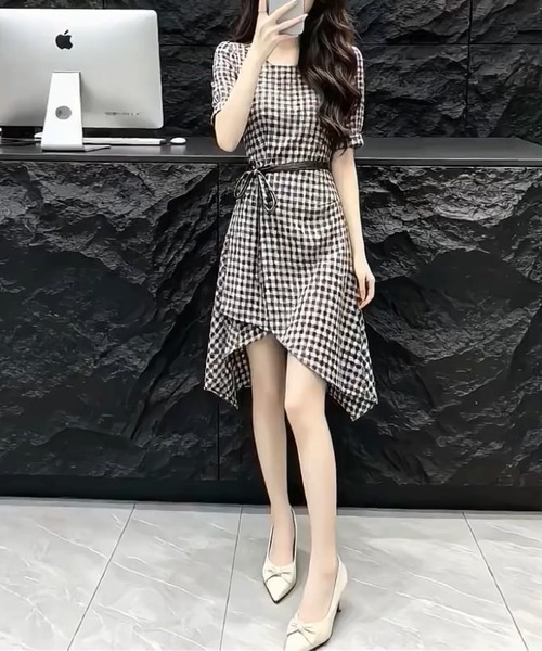 Girly Doll(ガーリードール)の「チェック柄アシメヘムミニワンピース(ワンピース・レディース・ブラック・L/M)」の2枚目の写真