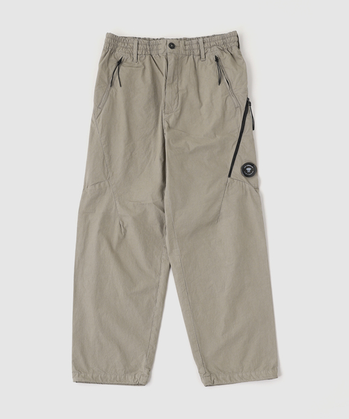 C.P. COMPANY(シーピーカンパニー)の「C.P.Company / シーピーカンパニー MICRO-REPS LOOSE SEAMLESS PANTS(カーゴパンツ・メンズ・ブラック系その他/ブラック/ベージュ・44/46)」の3枚目の写真