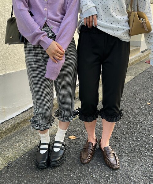 DISCOAT(ディスコート)の「【umm.】裾フリルバイカーパンツ(その他パンツ・レディース・ブラック/グレー/ブラック系その他・FREE)」の1枚目の写真