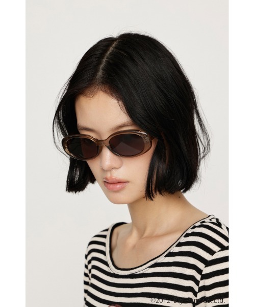 SLY（スライ）の「【noeyedia】OVAL SHAPE EYEWEAR ノーアイディアオーバルシェイプアイウェア（メガネ・レディース・ブラウン/ブラック/グレー・FREE）」の4枚目の写真