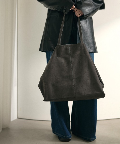 LAULEN（ローレン）の「suede touch wide shoulder bag /スエードタッチワイドショルダーバッグ（トートバッグ・レディース・ベージュ/カーキ/グレー・FREE）」の13枚目の写真