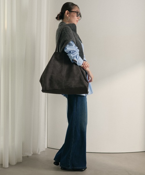 LAULEN（ローレン）の「suede touch wide shoulder bag /スエードタッチワイドショルダーバッグ（トートバッグ・レディース・ベージュ/カーキ/グレー・FREE）」の15枚目の写真