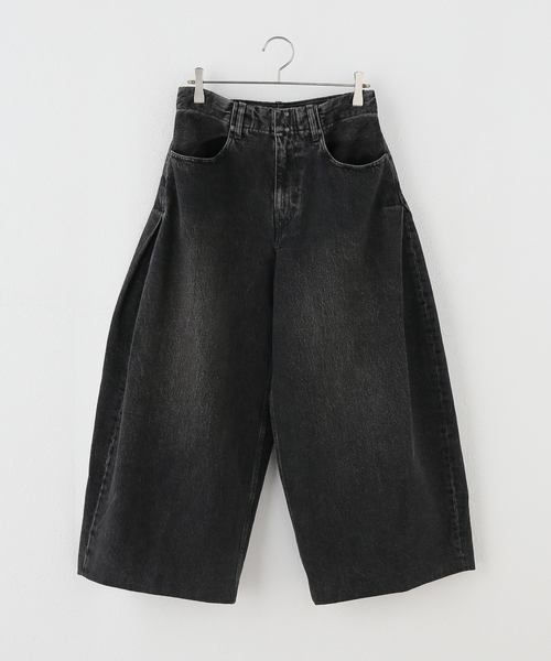 TANAKA(タナカ)の「【TANAKA / タナカ】WIDE CROPPED JEANS(デニムパンツ・レディース・ブラック/ブルー・28/26/27)」の1枚目の写真