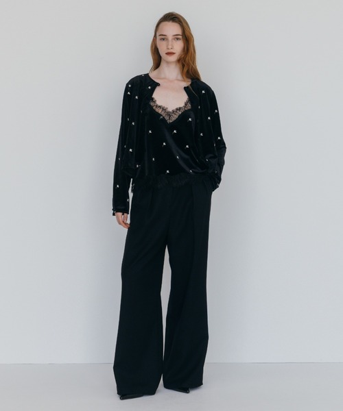CREDONA(クレドナ)の「FLOWER EMBROIDERY VELOR TOPS/フラワーエンブロイダリーベロアトップス(ニット/セーター・レディース・ブラウン/ブラック・FREE)」の4枚目の写真