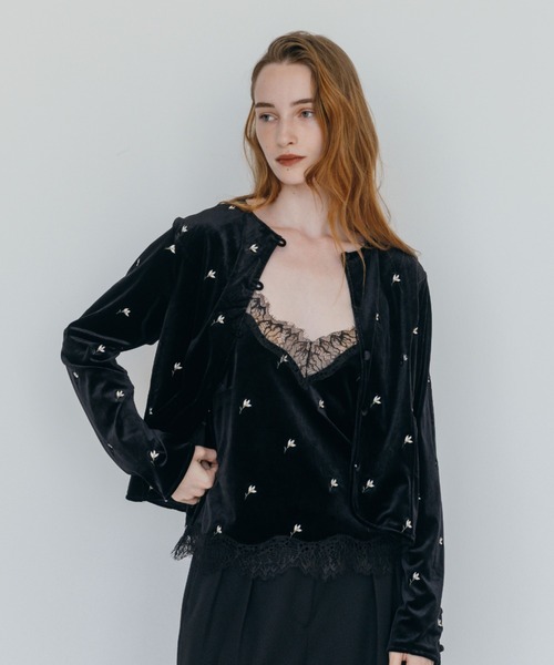 CREDONA(クレドナ)の「FLOWER EMBROIDERY VELOR TOPS/フラワーエンブロイダリーベロアトップス(ニット/セーター・レディース・ブラウン/ブラック・FREE)」の13枚目の写真