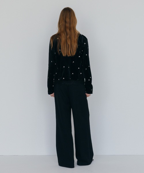 CREDONA(クレドナ)の「FLOWER EMBROIDERY VELOR TOPS/フラワーエンブロイダリーベロアトップス(ニット/セーター・レディース・ブラウン/ブラック・FREE)」の19枚目の写真
