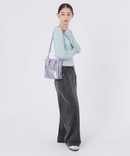 LeSportsac(レスポートサック)の「MINI N/S TOTE シルバーライラックシャイン(ショルダーバッグ・レディース・パープル・FREE)」の3枚目の写真