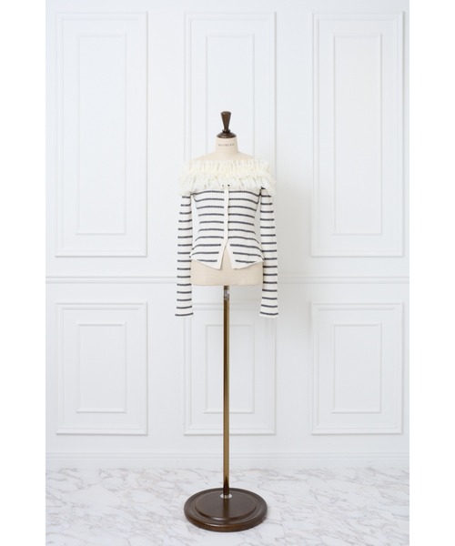 MISTREASS(ミストレアス)の「Frilly Border Off Shoulder Knit Top(ニット/セーター・レディース・ネイビー/グレー/ホワイト・FREE)」の9枚目の写真