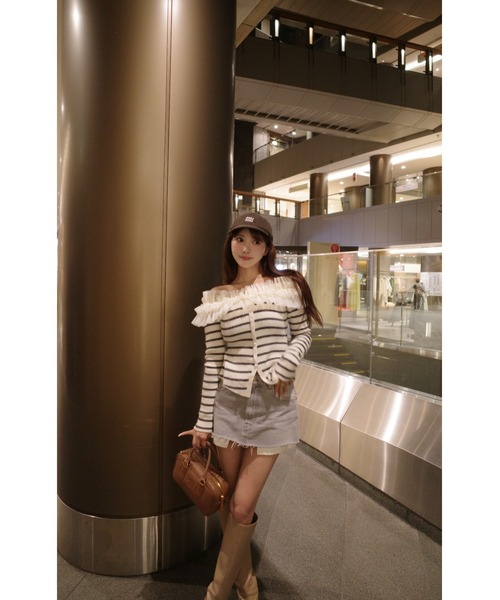 MISTREASS(ミストレアス)の「Frilly Border Off Shoulder Knit Top(ニット/セーター・レディース・ネイビー/グレー/ホワイト・FREE)」の20枚目の写真
