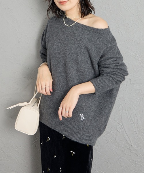 MICA&DEAL（マイカ＆ディール）の「【WEB先行予約】[MICA&DEAL/マイカアンドディール] 別注 ルーズシルエット ボートネックニット（ニット/セーター・レディース・オフホワイト/ブラウン/チャコール・F）」の2枚目の写真