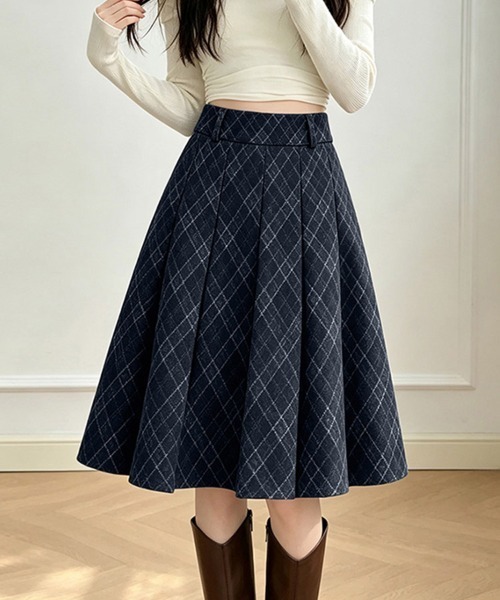 LEMOA(レモア)の「チェック柄ボックスプリーツスカート(スカート・レディース・ダークブラウン/ネイビー・MEDIUM/LARGE/X-LARGE)」の14枚目の写真
