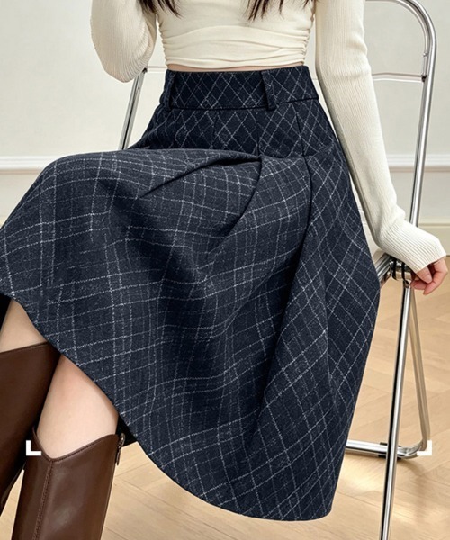 LEMOA(レモア)の「チェック柄ボックスプリーツスカート(スカート・レディース・ダークブラウン/ネイビー・MEDIUM/LARGE/X-LARGE)」の13枚目の写真