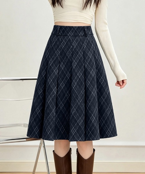 LEMOA(レモア)の「チェック柄ボックスプリーツスカート(スカート・レディース・ダークブラウン/ネイビー・MEDIUM/LARGE/X-LARGE)」の12枚目の写真