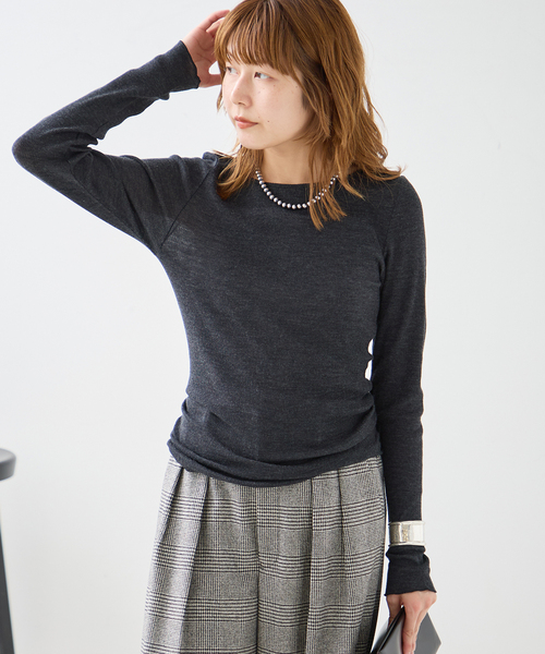 journal standard L'essage(ジャーナルスタンダードレサージュ)の「丸胴クルーネックプルオーバー(Tシャツ/カットソー・レディース・チャコールグレー/アイボリー/サックスブルー・FREE)」の1枚目の写真