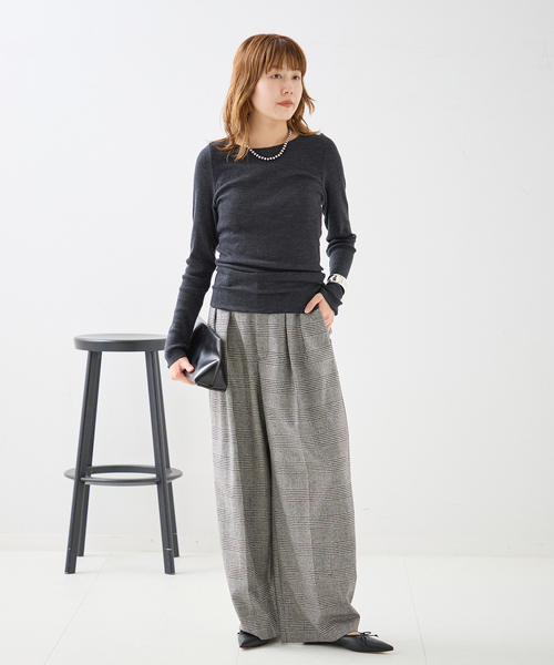 journal standard L'essage(ジャーナルスタンダードレサージュ)の「丸胴クルーネックプルオーバー(Tシャツ/カットソー・レディース・チャコールグレー/アイボリー/サックスブルー・FREE)」の4枚目の写真