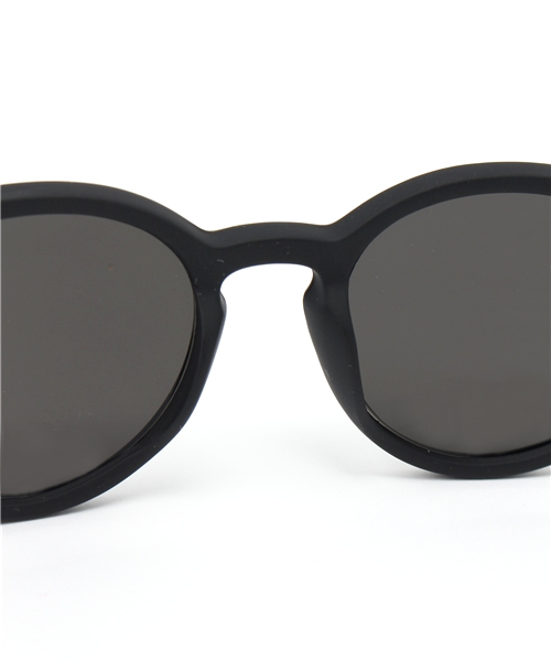 SLY（スライ）の「KAYLA EYE WEAR（サングラス・レディース・ネイビー/ベージュ/ブラック・FREE）」の7枚目の写真