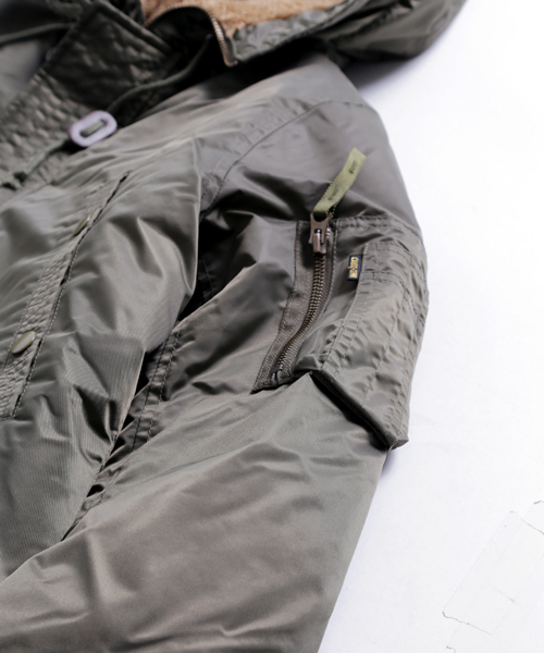 Denime(ドゥニーム)の「N3-Bミリタリージャケット(ミリタリージャケット・レディース・ネイビー/カーキ/ブラック・SMALL/X-SMALL)」の10枚目の写真