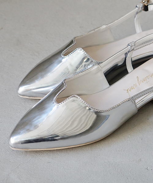 laboratory work(ラボラトリーワーク)の「Vカット メタルヒールサンダル(サンダル・レディース・シルバー/ブラック/カーキ・MEDIUM/LARGE)」の7枚目の写真