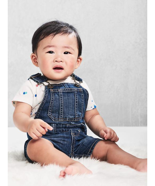 GAP(ギャップ)の「Gap 1969 デニム ショートサロペット(サロペット/オーバーオール・キッズ・ブルー・70cm/80cm/50cm/90cm/60cm)」の5枚目の写真